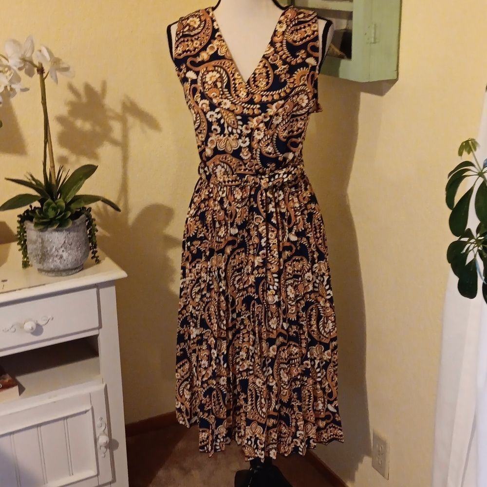 Lark + Grey Paisley Wrap Front PLEATED Dress. Career. Professional. - Picture 11 of 12
